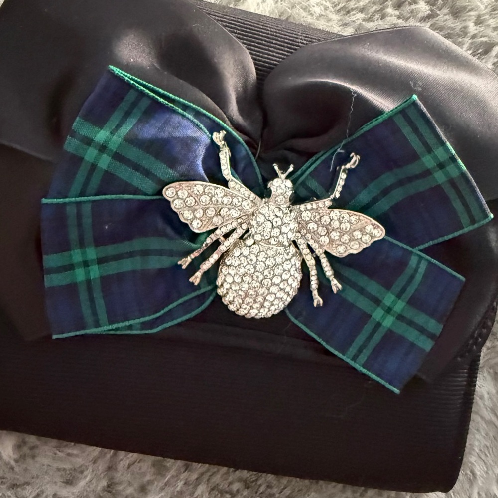 CLOSET CLEAR OUT! Beautiful Black Clutch/ STUNNING ribbon detail & bee detail!!